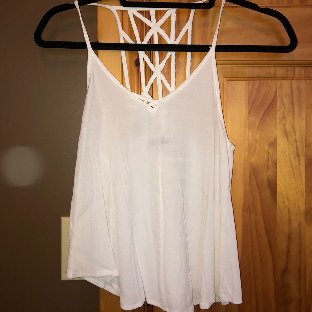 DETAILED WHITE TANK TOP